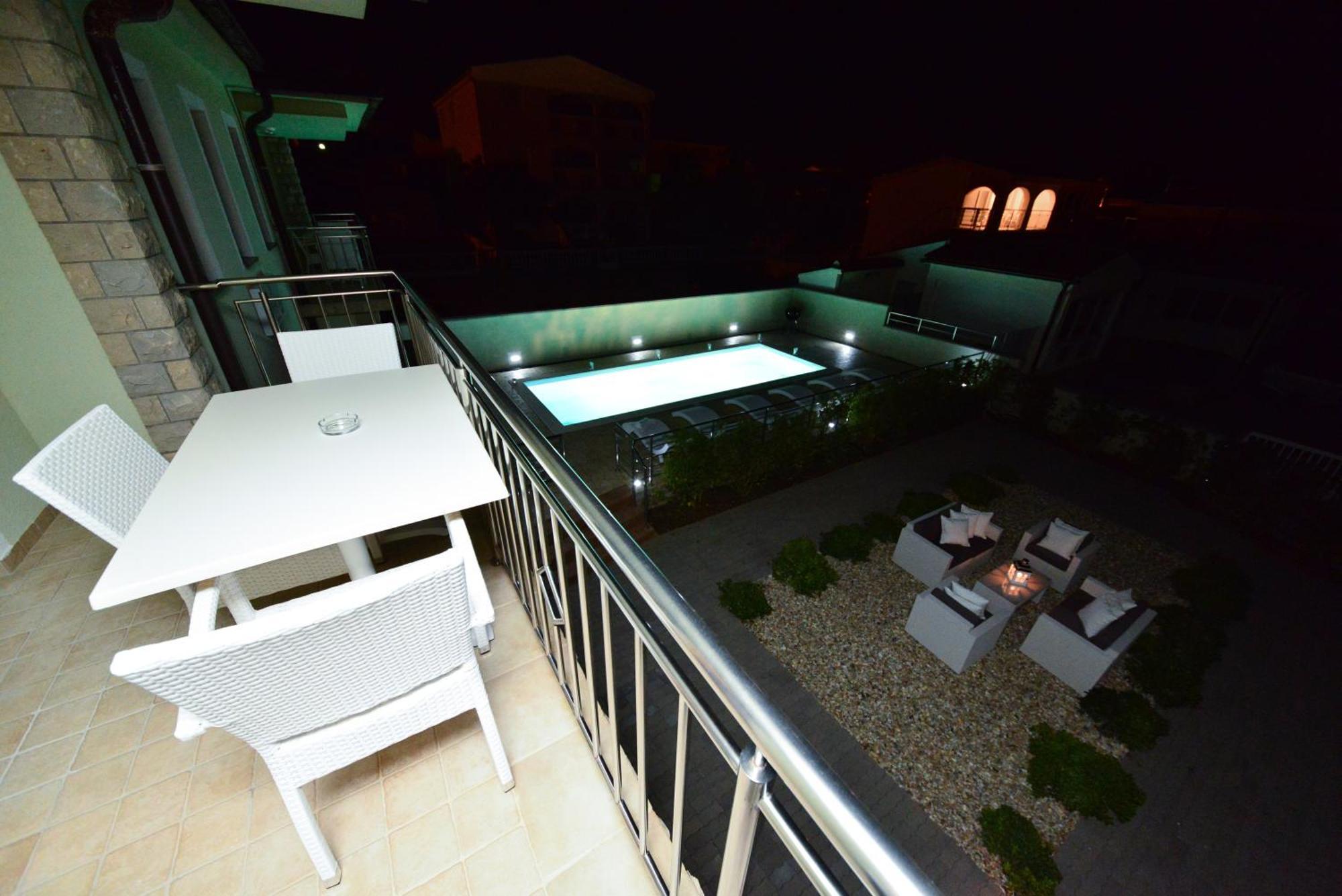 Sunset Deluxe Apartments Vir Zimmer foto