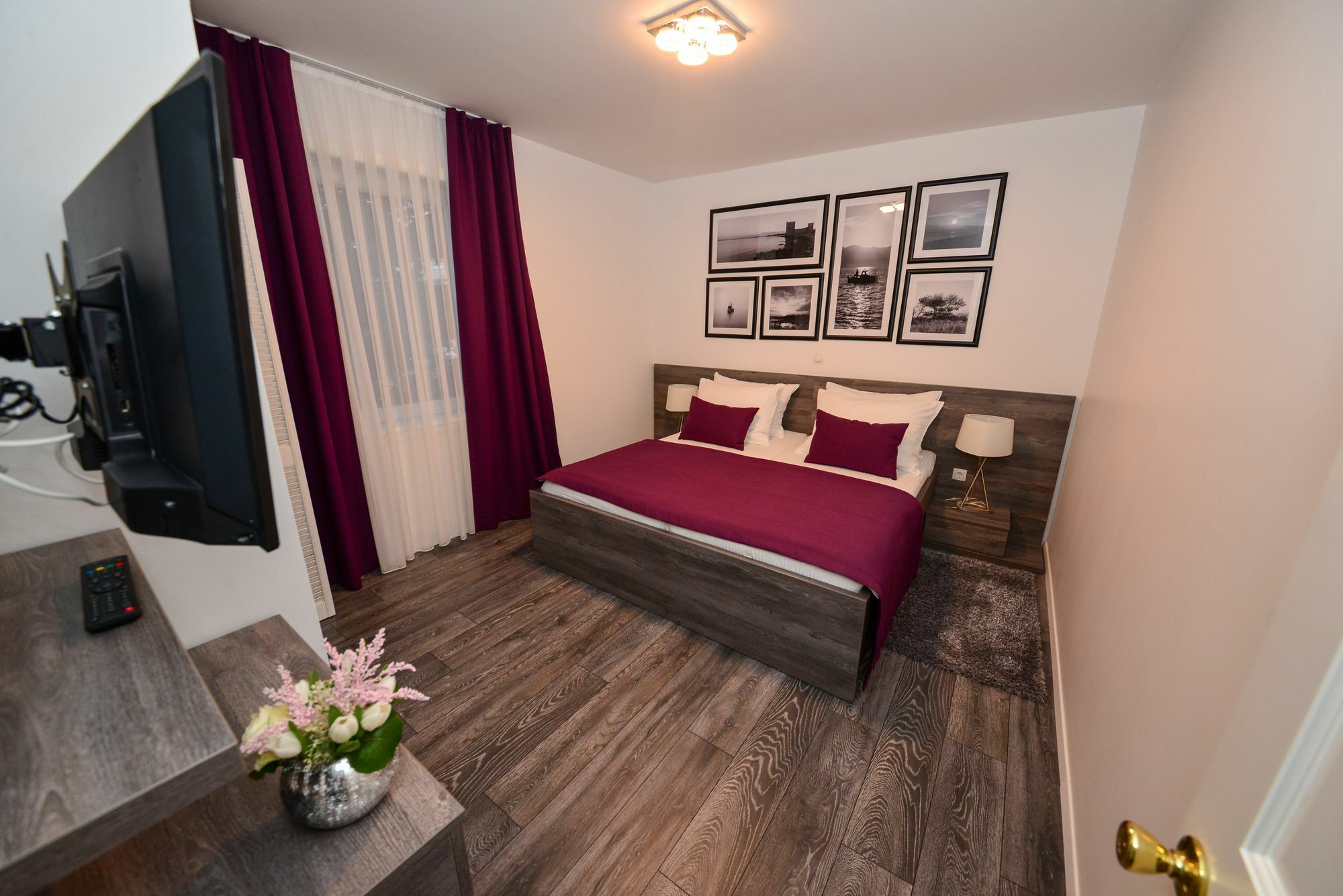 Sunset Deluxe Apartments Vir Exterior foto