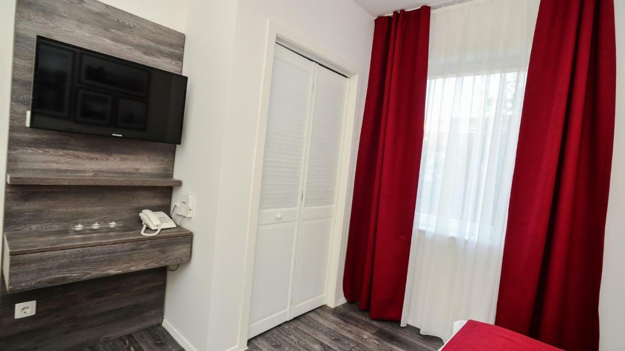 Sunset Deluxe Apartments Vir Exterior foto